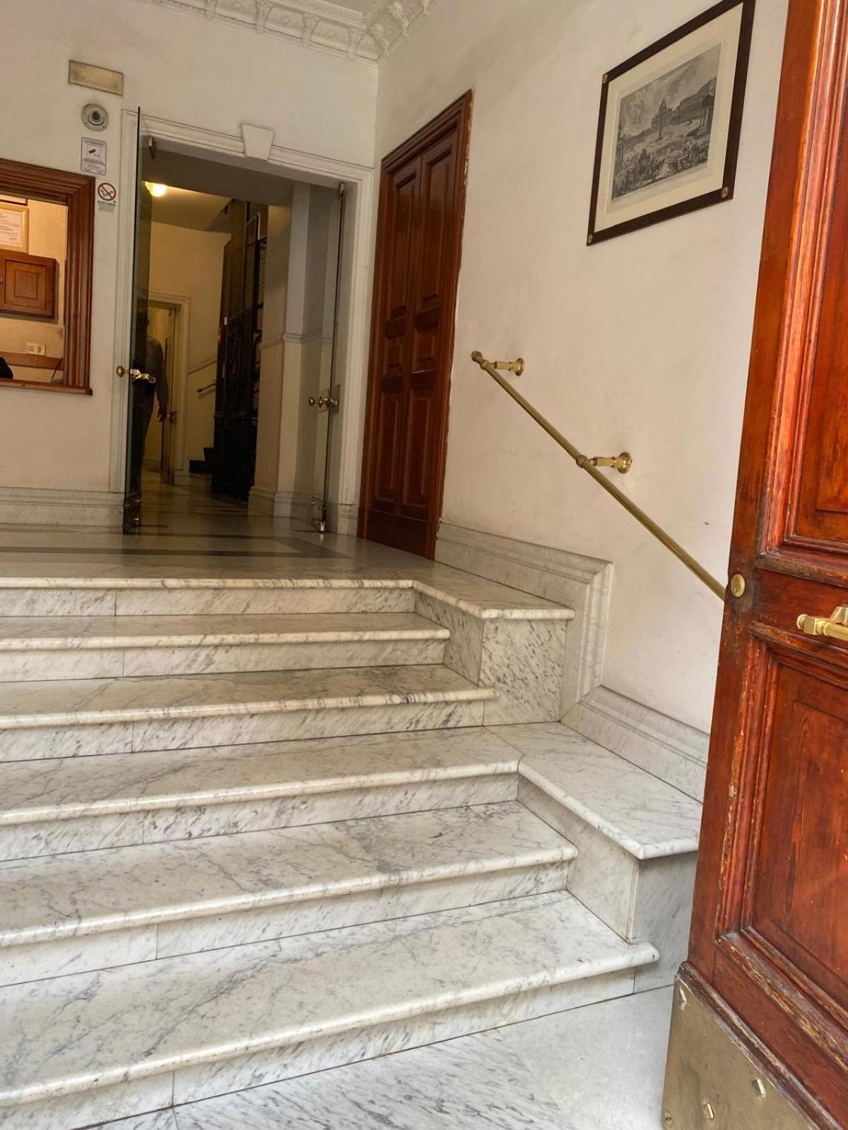 Youroominrome — Photos 1